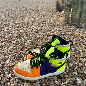 Jordan 1 Mid SE Little Kids' Shoes, size 3